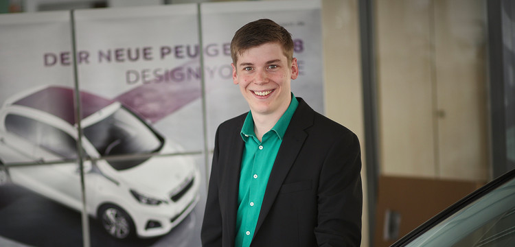 Philipp Schnebel, zertifizierter Automobilverkäufer